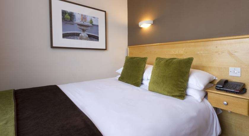 Harben House Otel Newport Pagnell Oda fotoğraf